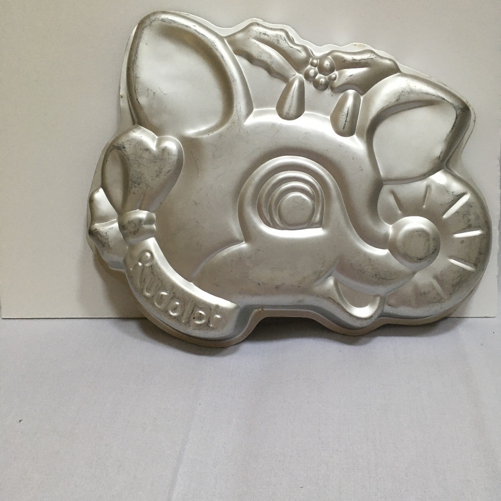 WILTON Rudolph Aluminum Cake Pan, Stock #502-3347